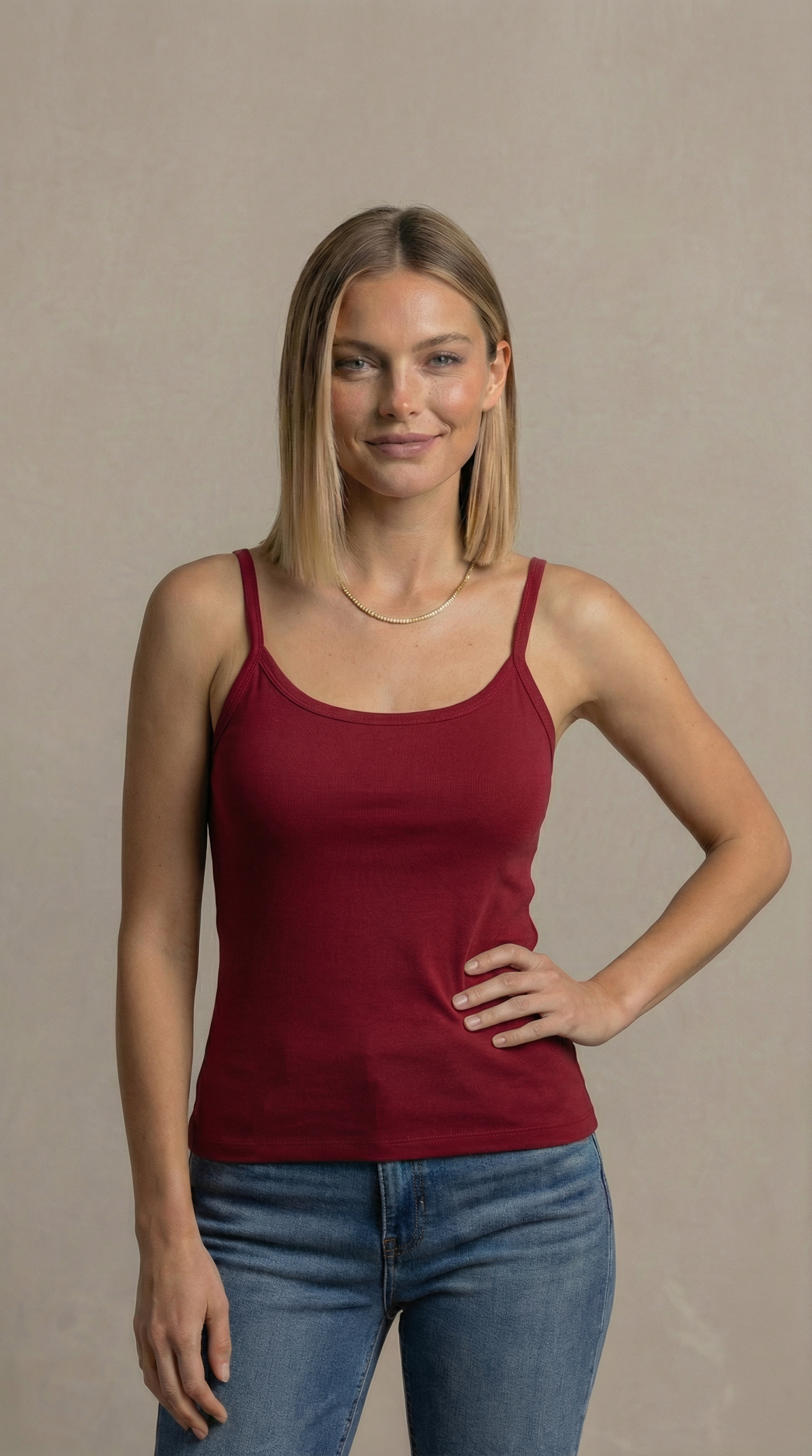 Regata básica feminina de alças finas em Viscolycra