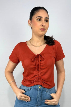 Blusa Feminina com Detalhe de Amarração Frontal em Viscose Canelado