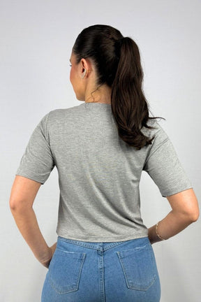 Blusa Cropped com Detalhe Frontal em Viscolycra