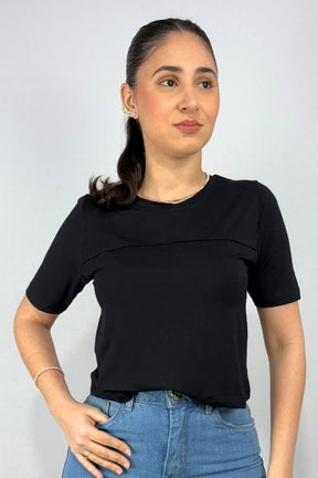 Blusa Cropped com Detalhe Frontal em Viscolycra