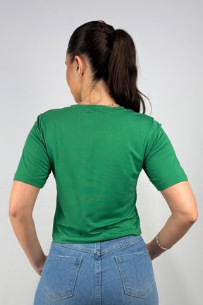 Blusa Cropped com Detalhe Frontal em Viscolycra