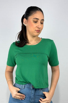 Blusa Cropped com Detalhe Frontal em Viscolycra