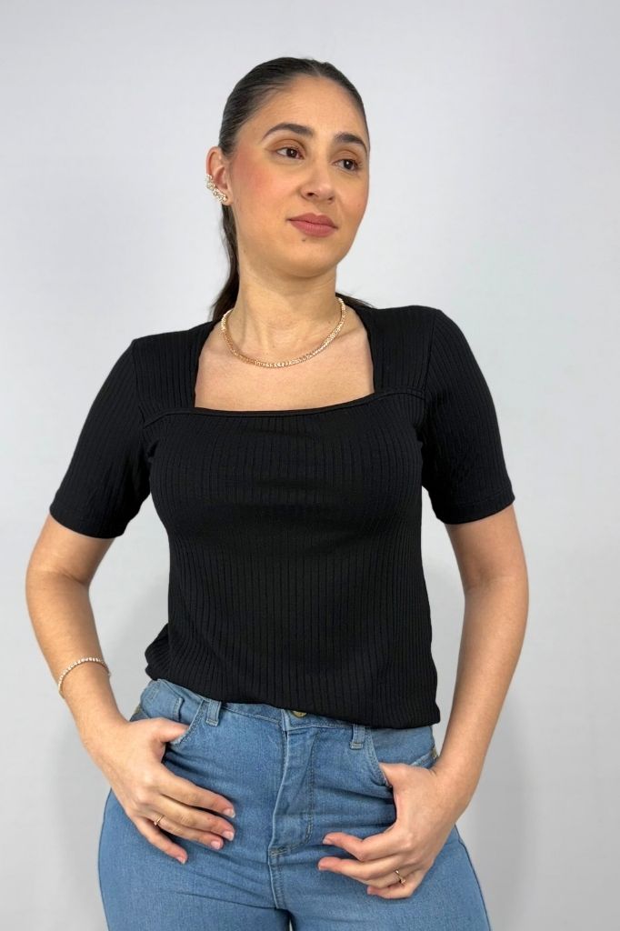 Blusa Feminina com Decote Quadrado em Viscose Canelado