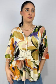 Blusa Bata Estampada com Detalhe em Botões em Viscolycra e Estampa Digital