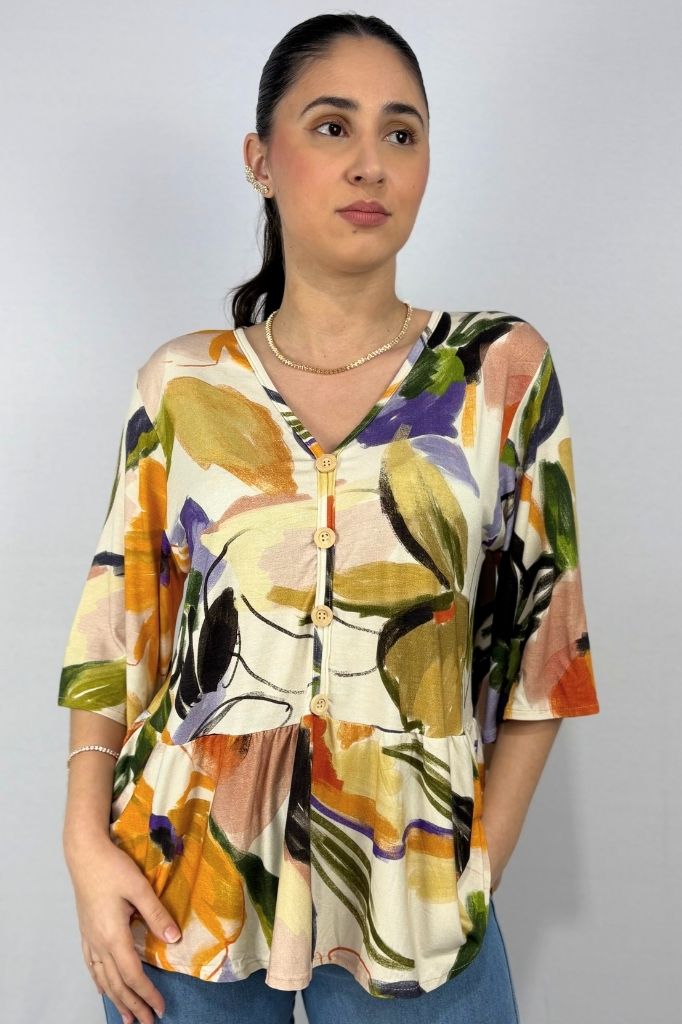 Blusa Bata Estampada com Detalhe em Botões em Viscolycra e Estampa Digital