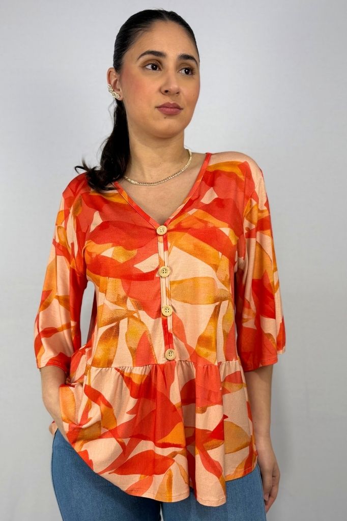 Blusa Bata Estampada com Detalhe em Botões em Viscolycra e Estampa Digital