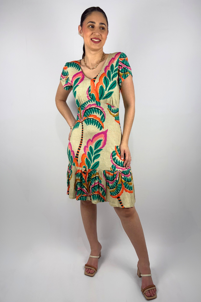 Vestido Curto com Gola V e Manga Tulipa e Babado na Barra em Viscolycra e Estampa Digital