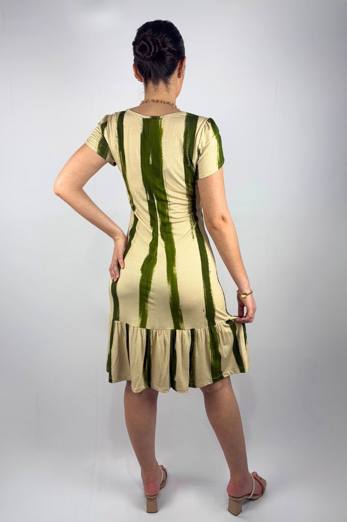 Vestido Curto com Gola V e Manga Tulipa e Babado na Barra em Viscolycra e Estampa Digital