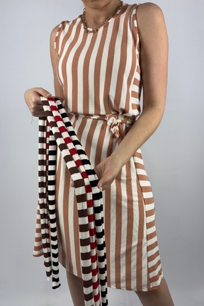 Vestido Midi Listrado com Cinto em Viscose Canelado Premium