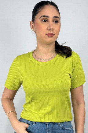 Blusa Feminina com Detalhe na Manga em Viscose Canelado