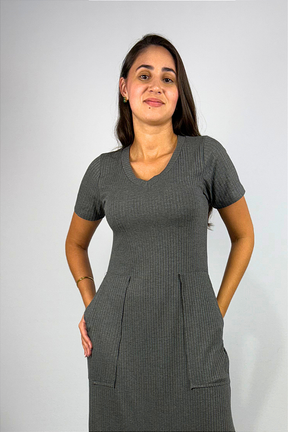 Vestido Longo com Bolso e Fenda Lateral em Viscose Canelado