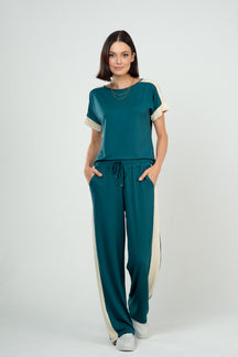 Conjunto Calça e Blusa com Bolsos e Detalhe Bicolor em Visco Moletinho