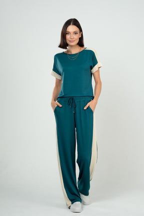 Conjunto Calça e Blusa com Bolsos e Detalhe Bicolor em Visco Moletinho