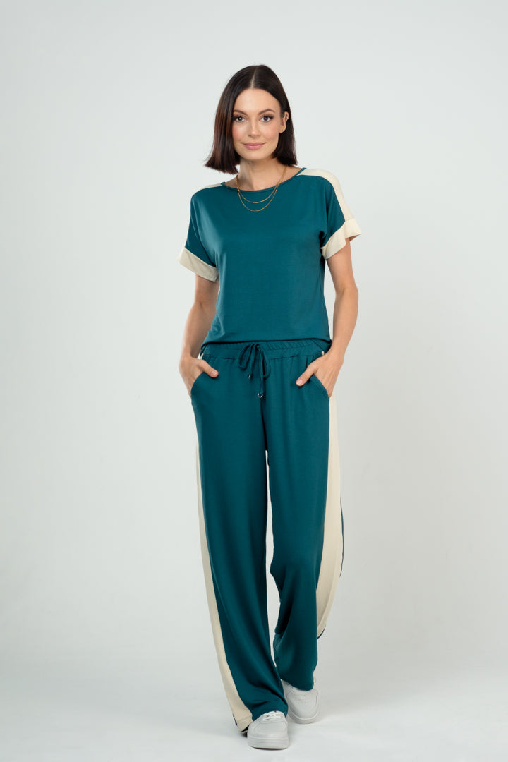 Conjunto Calça e Blusa com Bolsos e Detalhe Bicolor em Visco Moletinho
