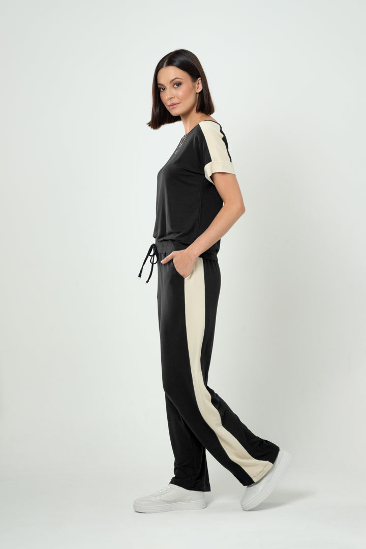 Conjunto Calça e Blusa com Bolsos e Detalhe Bicolor em Visco Moletinho