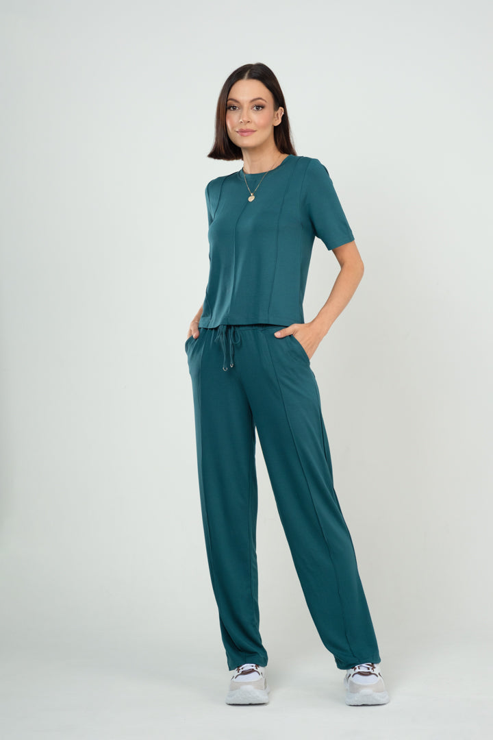Conjunto Calça e Blusa com Detalhe de Friso Frontal com Bolsos em Visco Moletinho