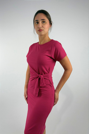 Vestido Midi com Detalhe de Amarração Frontal em Viscose Canelado