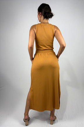 Saia Midi com Bolso e Fenda Lateral em Viscose Canelado