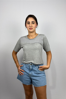 Blusa Cropped com Detalhe Frontal em Viscolycra