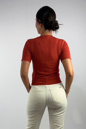 Blusa Feminina com Manga Frufru em Viscose Canelado
