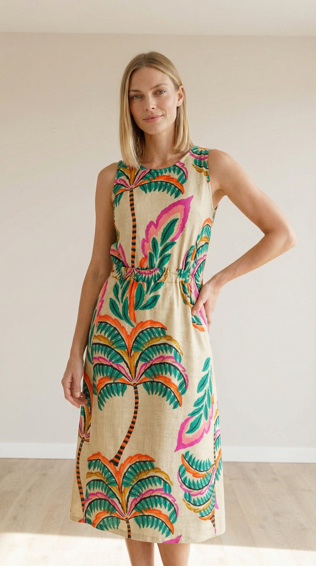 Vestido Longo Estampado com Detalhe de Amarração Frontal em Viscolycra e Estampa Digital