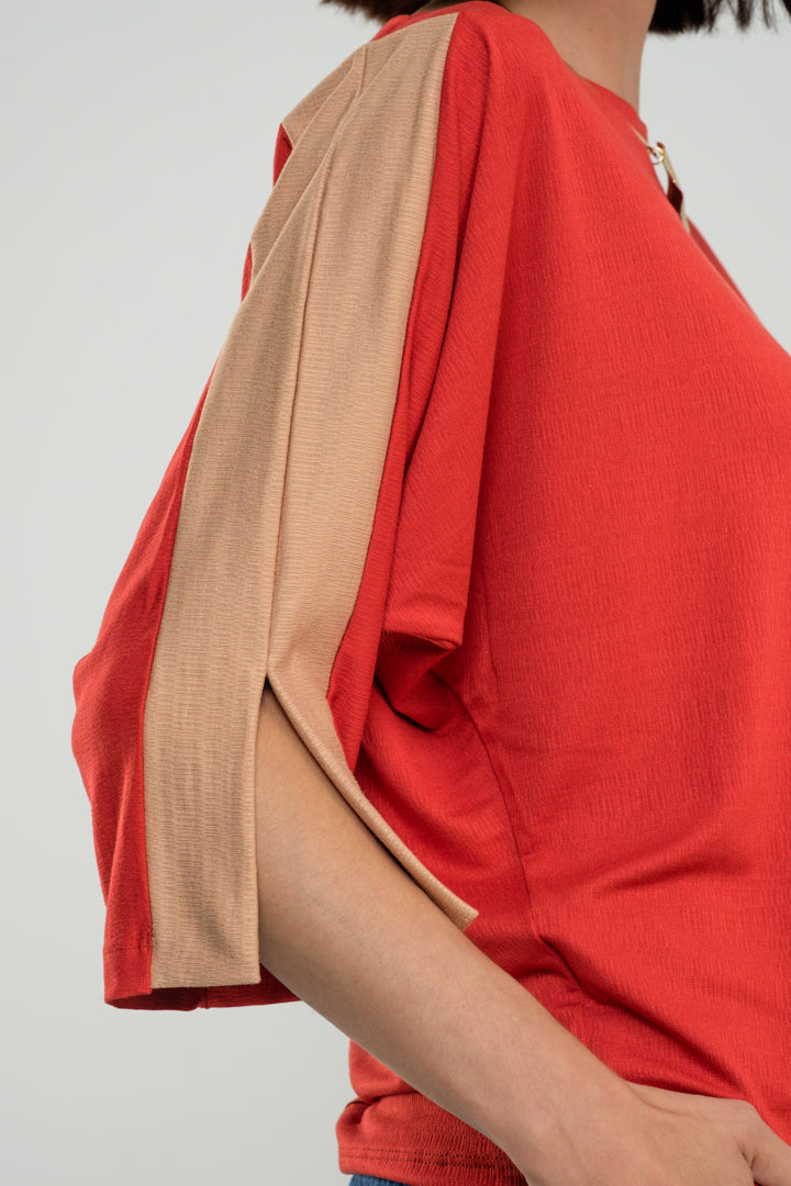Blusa com Manga 3/4 com Fenda e Detalhe Bicolor em Viscolycra Maquinetado