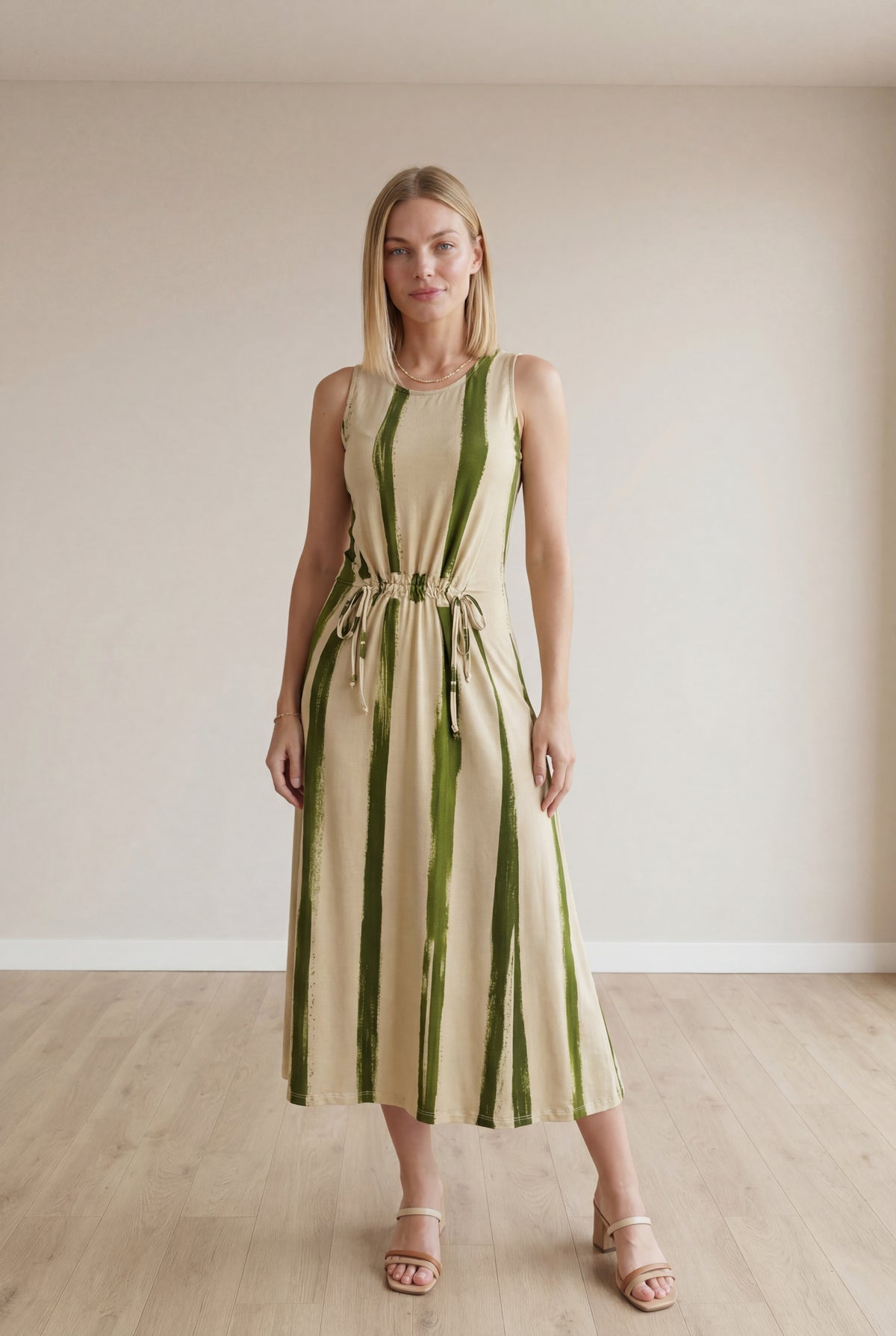 Vestido Longo Estampado com Detalhe de Amarração Frontal em Viscolycra e Estampa Digital