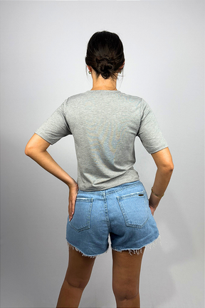 Blusa Cropped com Detalhe Frontal em Viscolycra
