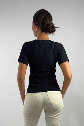 Blusa Feminina com Detalhe na Manga em Viscose Canelado