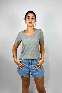 Blusa Feminina com Detalhes de Botões em Viscose Canelado