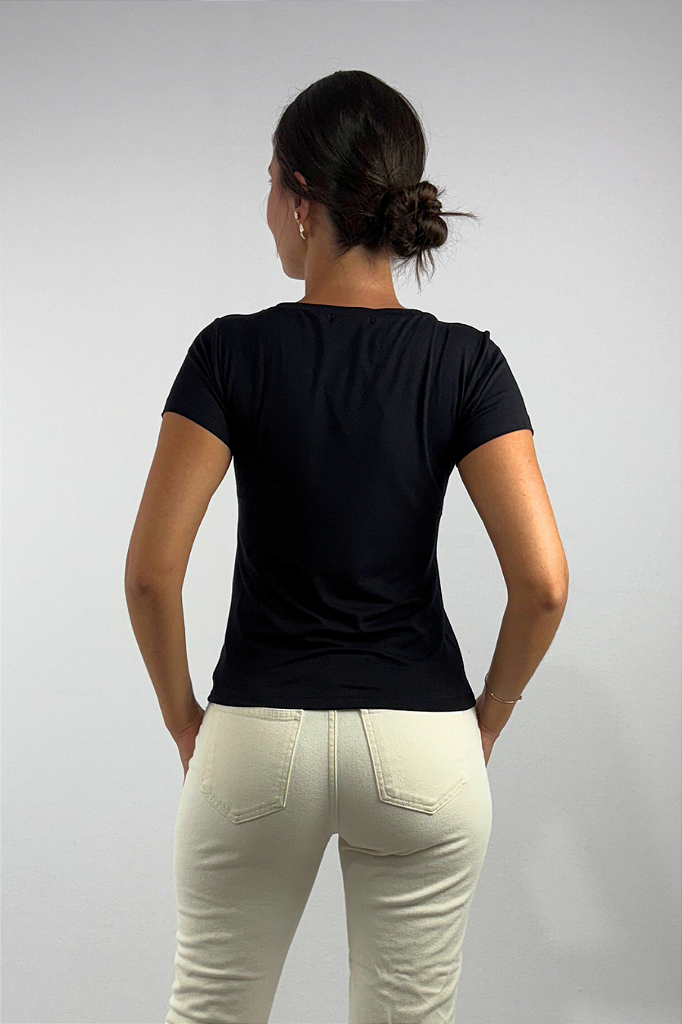 Blusa Básica Feminina Decote V em Malha Viscolycra