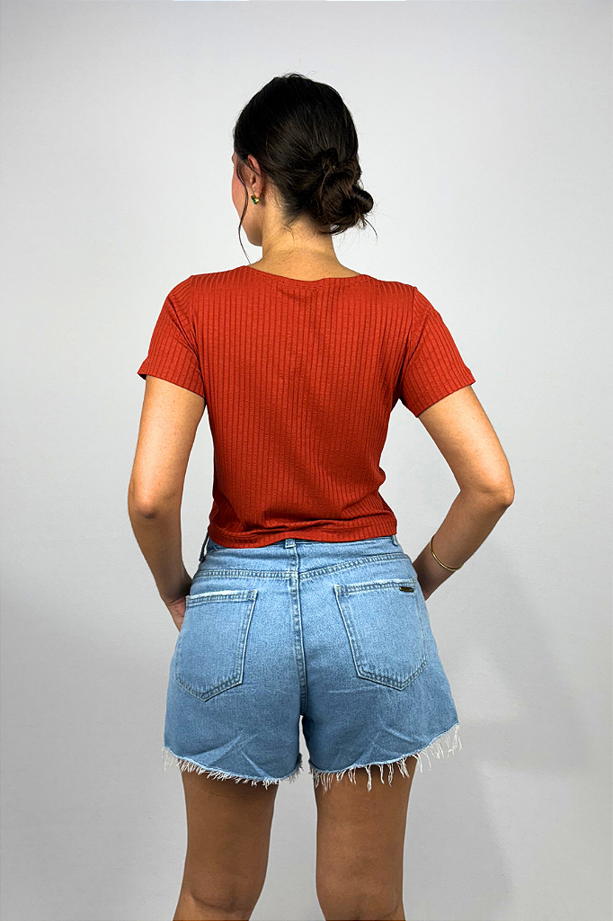 Blusa Feminina com Detalhe de Amarração Frontal em Viscose Canelado