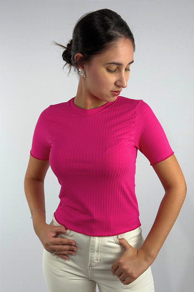 Blusa Feminina com Manga Frufru em Viscose Canelado