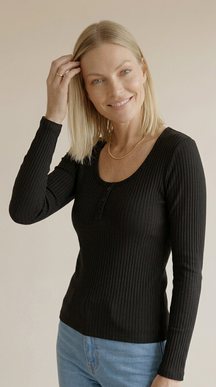 Blusa Manga Comprida com Detalhes de Botões em Viscose Canelado