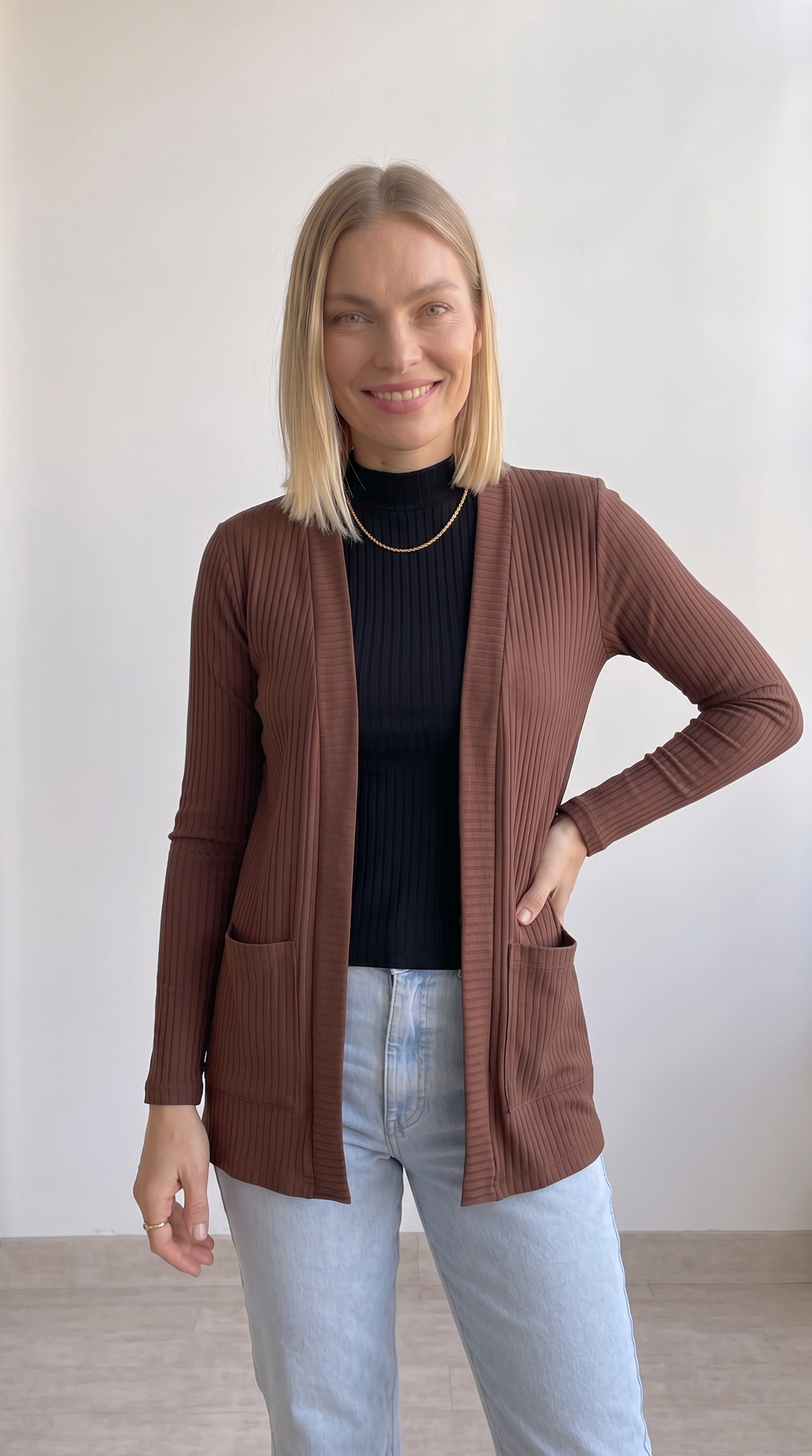 Cardigan com Bolsos em Viscose Canelado