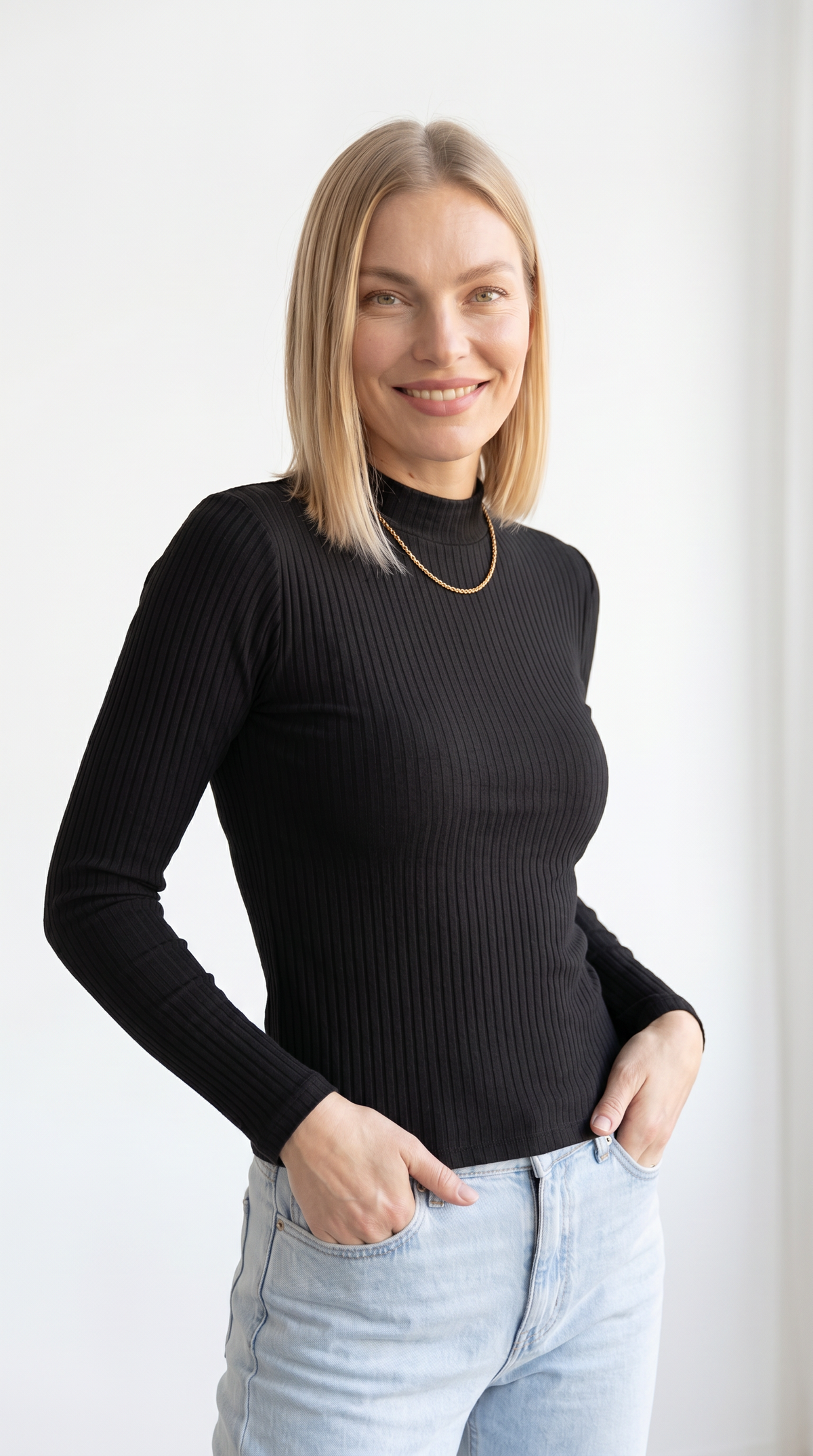 Blusa Feminina Manga Comprida e Gola Alta em Viscose Canelado